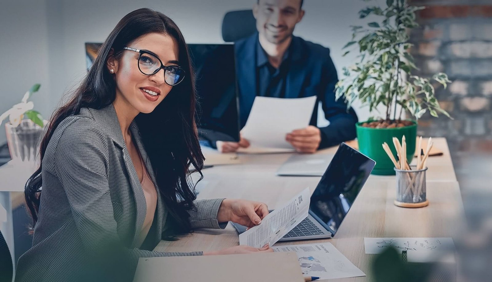 demo-business-blog-single-creative-bg